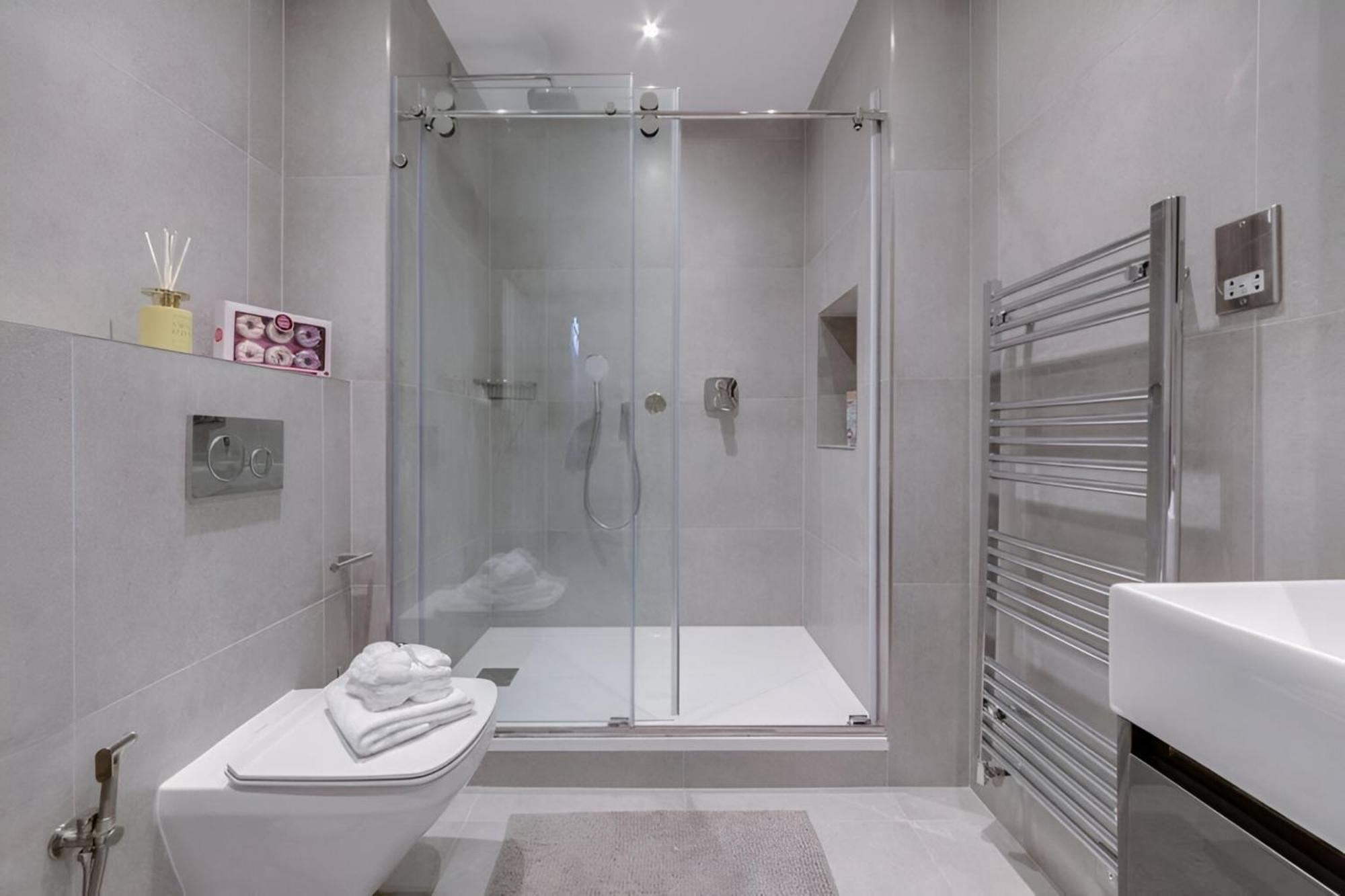 Luxury London 3 Bedroom Duplex With Pool Table - 4Hs Exteriör bild